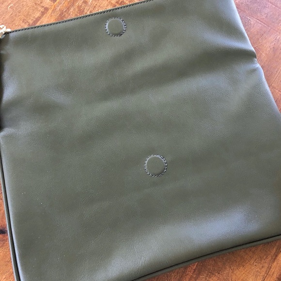 Who What Where Clutch and Statement Necklace - Picture 4 of 8